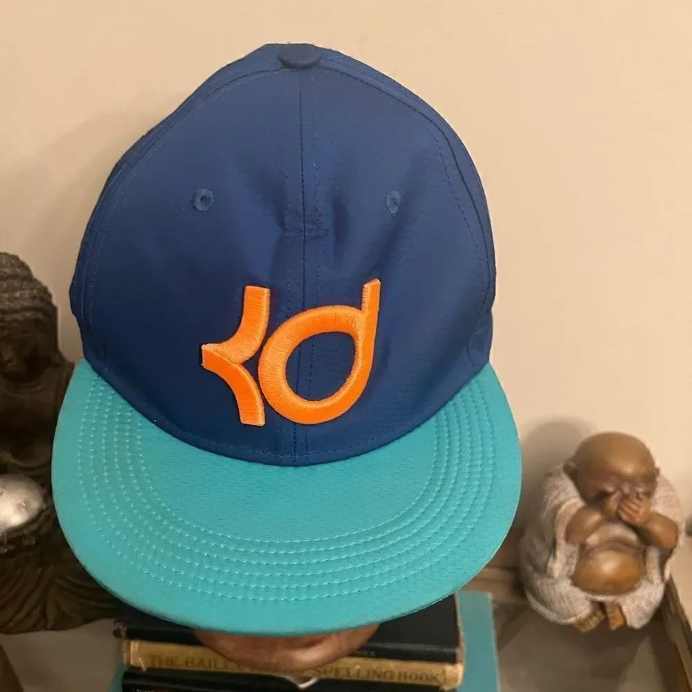 Men’s Nike KD True perforated Snapback Cap -Blue and orange.